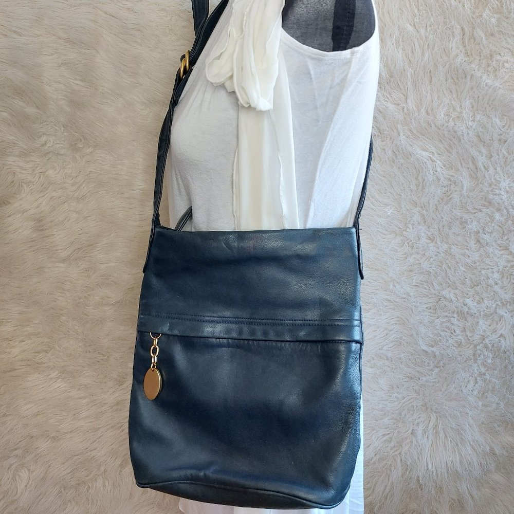 Vintage Leyla Mitra Navy Oil Wax Leather Bucket Crossbody Bag Made in USA